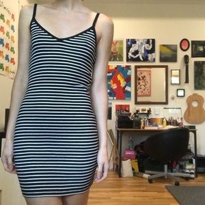 BLACK AND WHITE XS STRIPED DRESS ME TO WE
